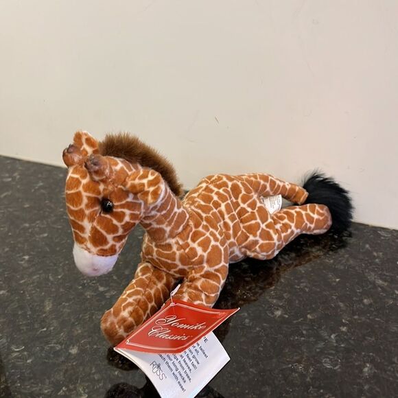 Yomiko Classics Russ Giraffe named Gary, like new condition with Tags (5 inch) - Picture 2 of 9
